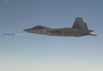 F-22 Raptor używa najnowocześniejszych pocisków AIM-9X ...