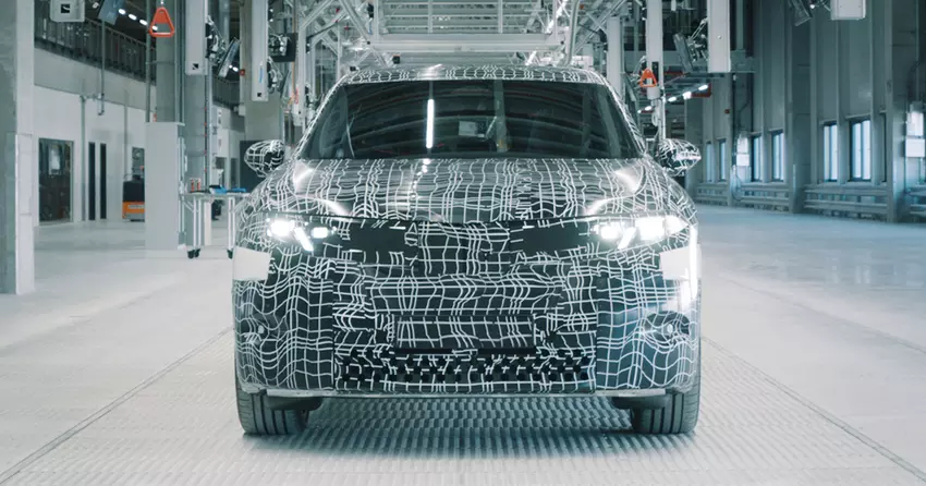 Prototyp BMW iX3 Neue Klasse w fabryce BMW Group w Debreczynie