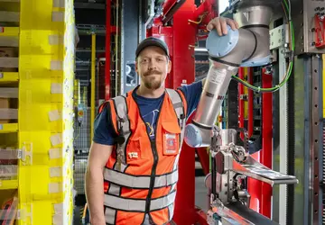 Amazon zaprezentowała Vulcan — robota, który ...