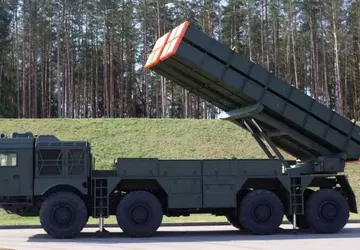 Białoruś otrzymała wieloprowadnicowe wyrzutnie rakietowe Polonez-M, ...