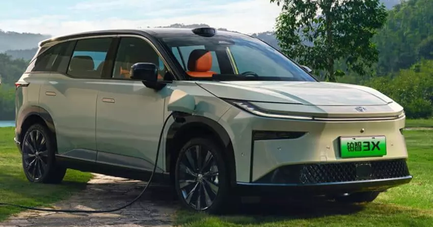 10 000 zamówień w 60 minut: elektryczna Toyota bZ3X okazała się bardzo popularna w Chinach