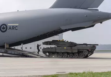 Kanada wysyła do Polski osiem czołgów ...