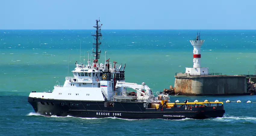 AFU zestrzelił inny rosyjski statek dwoma pociskami Harpoon i sfilmował go na Bayraktar TB2