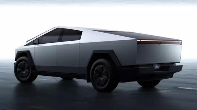 Tesla rozpoczyna sprzedaż nowej podstawowej wersji ...