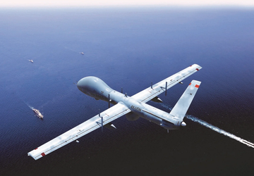 Hermes 900 - pierwszy w historii ...