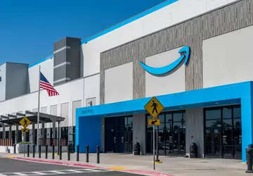 Amazon zastąpi 600 000 pracowników robotami ...