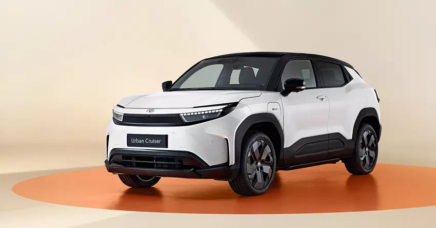Nowy elektryczny crossover Toyota Urban Cruiser EV ma akumulatory o pojemności 49 kWh i 61 kWh oraz napęd na przednie i na wszystkie koła.