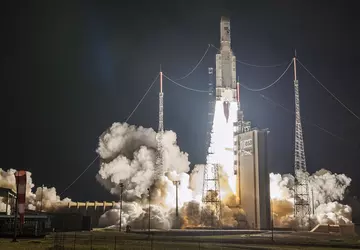 Europejska rakieta Ariane 5 odmawia przejścia ...