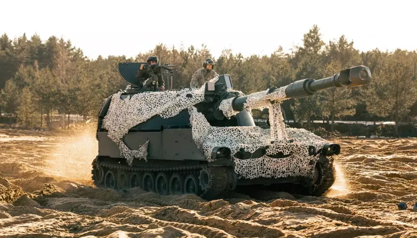 Hiszpańska armia zamówiła wartą 40,5 mln euro amunicję 155 mm o zasięgu 40 km do haubic M109A5 i SAIC 155/52