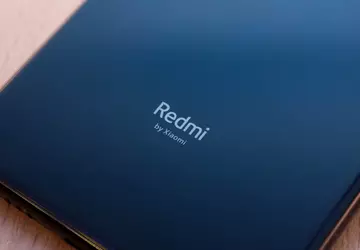 REDMI testuje smartfon do gier z ...
