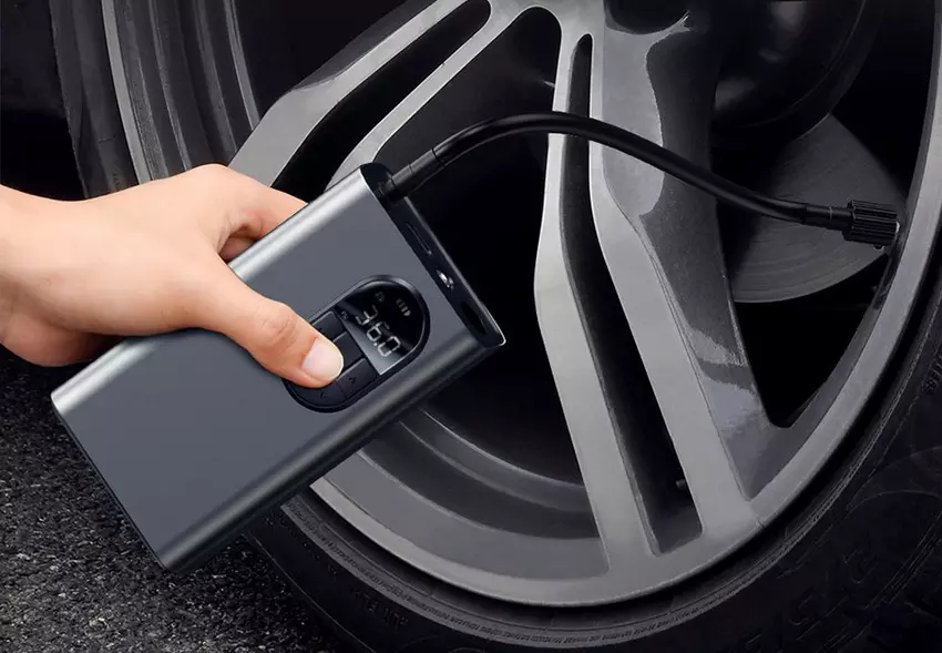 Przenośna sprężarka Baseus z wbudowanym akumulatorem i czujnikiem ciśnienia w oponach