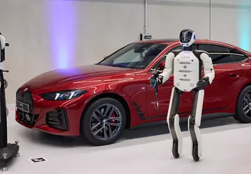 BMW wysyła człekokształtnego robota do pracy ...