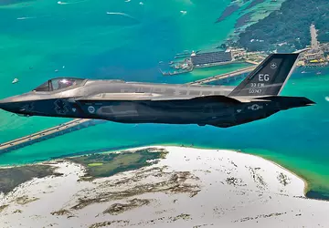 Siły powietrzne USA ostrzegają mieszkańców Florydy ...