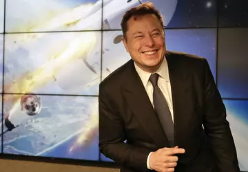 SpaceX przeznaczył 250 000 dolarów na ...