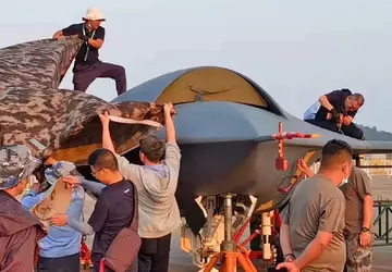 Nowy tajemniczy dron stealth z aerodynamiką ...