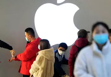 Smartfony iPhone 9 i iPhone 12 ...