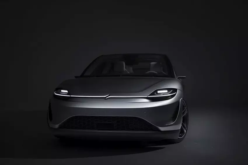 Firma Sony niespodziewanie zaprezentowała samochód elektryczny Vision-S na targach CES 2020
