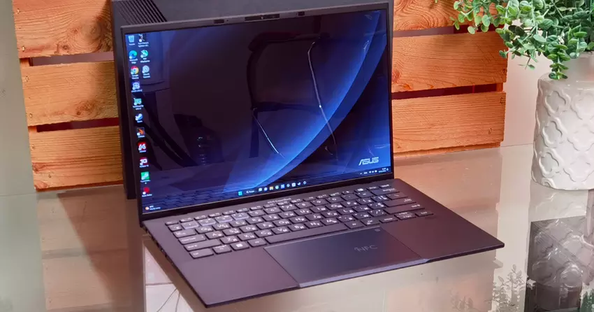 Ostatni do wyjścia z biura: recenzja ASUS ExpertBook B9 OLED z 9-godzinnym czasem pracy na baterii