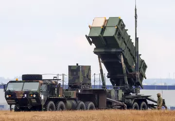 15 dronów szturmowych Shahed-131/136, osiem pocisków ...