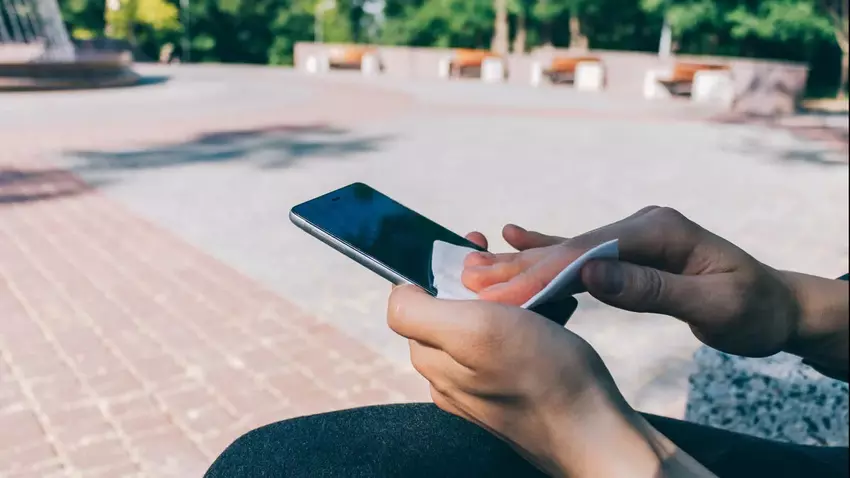 Profesjonalnie i całkowicie za darmo: w centrach serwisowych Samsung można teraz dezynfekować smartfon