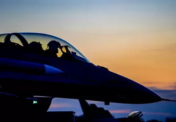 Biden zatwierdza szkolenie ukraińskich pilotów na ...