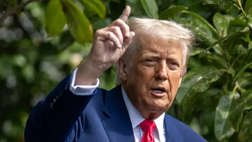 1:0 na korzyść Chin? USA wykluczyły z wzajemnych taryf smartfony, chipy, karty pamięci, komputery i inną elektronikę