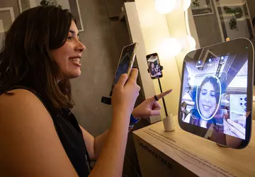 Samsung prezentuje inteligentne lustro MICRO LED ...