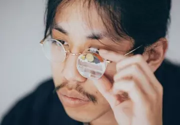 Brilliant Monocle: kompaktowy monokl z wyświetlaczem, ...