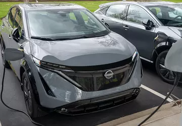 Nissan podobno anulował produkcję swojego kompaktowego ...