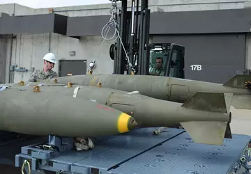 Trump znosi zakaz Bidena na 2000-funtowe ...