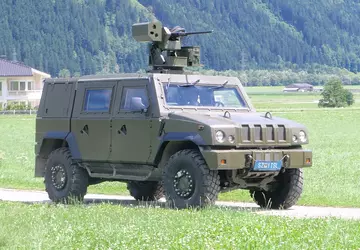 Ukraińscy spadochroniarze używają na froncie włoskich ...