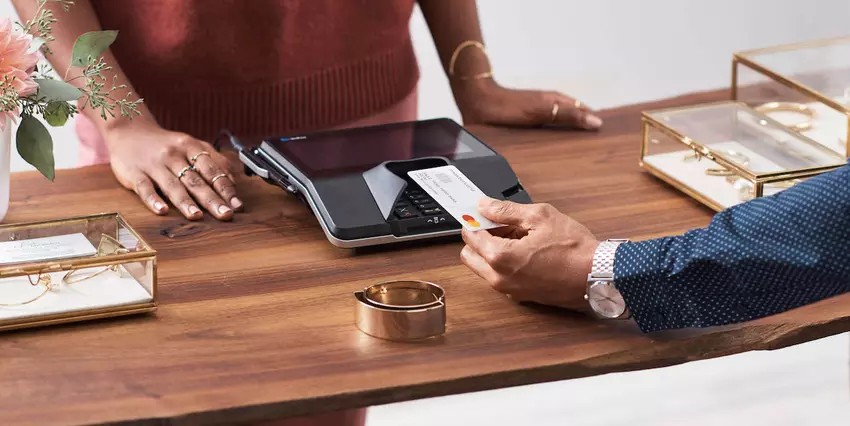 Mastercard zrezygnuje z pasków magnetycznych na swoich kartach od 2024 roku