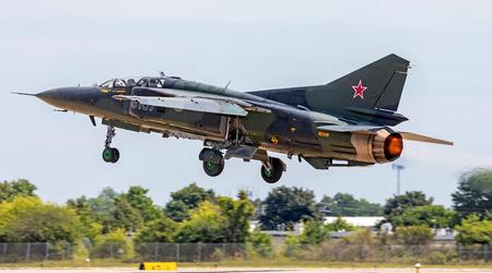 Rosyjski myśliwiec MiG-23UB rozbił się w USA po pokazach lotniczych Thunder Over Michigan.