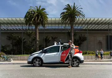 Wartość firmy Cruise spadła o połowę ...