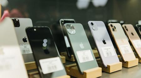 Chińczyk spędził lata wymieniając fałszywe iPhone'y na oryginalne w Apple. Zarobił milion dolarów i spędził ponad 2 lata w więzieniu