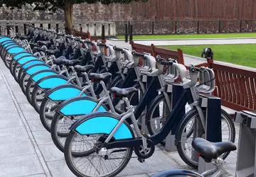 Mapy Google pokażą stacje wypożyczania rowerów.