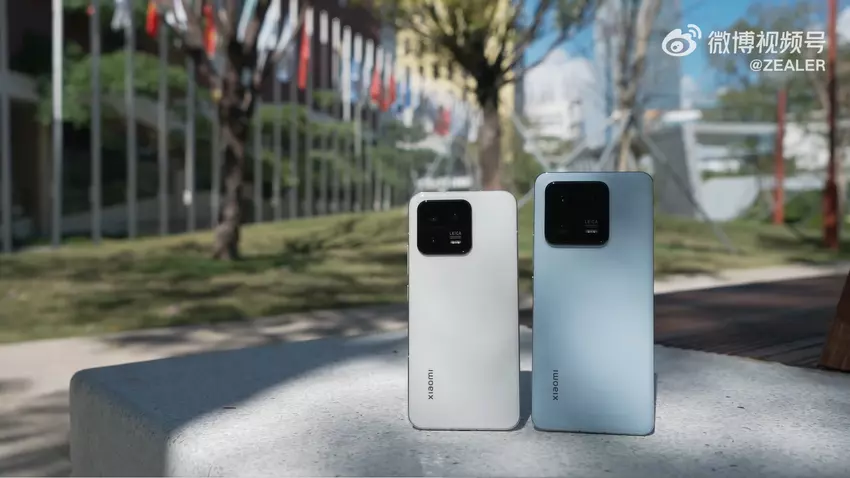 Xiaomi 13 został pierwszym na świecie smartfonem z pamięcią RAM Micron LPDDR5x, której prędkość wynosi 8533 Gb/s