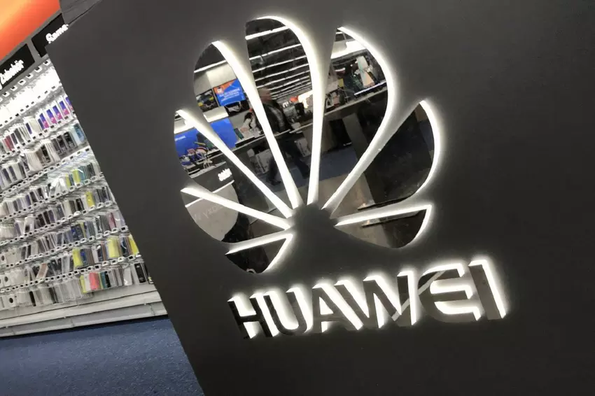 „Hej, Apple, jesteśmy najlepszymi»: Twitter Huawei złamano żeby napisać obelgę.