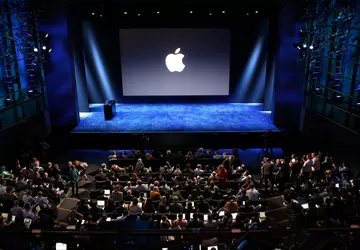 Apple musiał zrezygnować z prezentacji iPhone ...