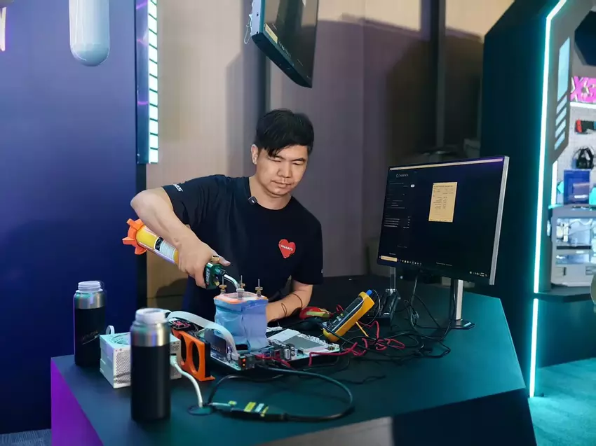 AMD Ryzen 9800X3D zdołał przekroczyć barierę niesamowitych 7,3 GHz