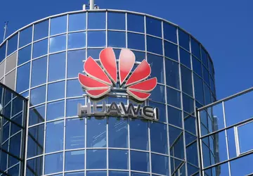 Huawei odroczył plany podbicia rynku smartfonów