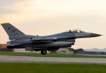 Kanada dołącza do szkolenia ukraińskich pilotów ...