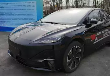 FAW ogłasza samochód elektryczny z zasięgiem ...