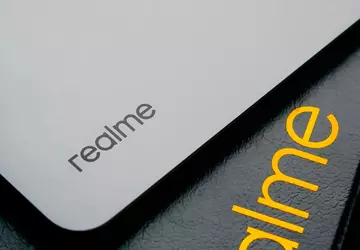 Realme obiecuje budżetowy składany smartfon