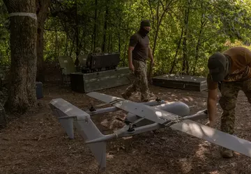 Chiny ograniczają dostawy części do dronów, ...