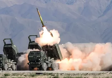 HIMARS, Panzerhaubitze 2000, AHS Krab i ...