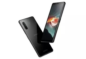 Sony Xperia 10 II zaczęła otrzymywać ...