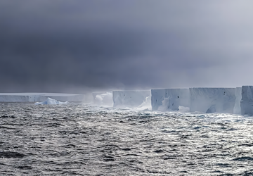 Największa na świecie góra lodowa o ...