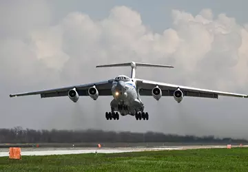 140 mln euro w gotówce i ...