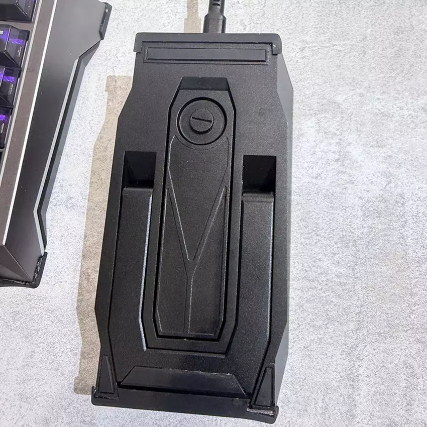 Slot rozszerzeń M.2 SSD w MSI Strike Nexus